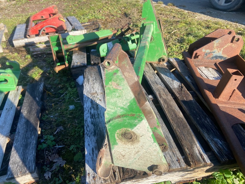 Attachments  John Deere Adapter Plate Photo